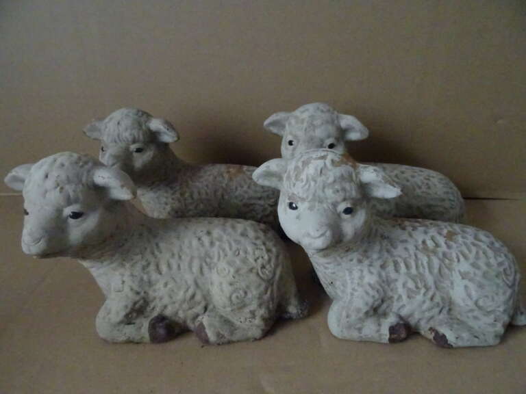 4 Grote kerststal schapen van aardewerk 15cm hoog