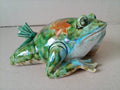 Aardewerk beeld tuinbeeld kikker 18x17x10cm